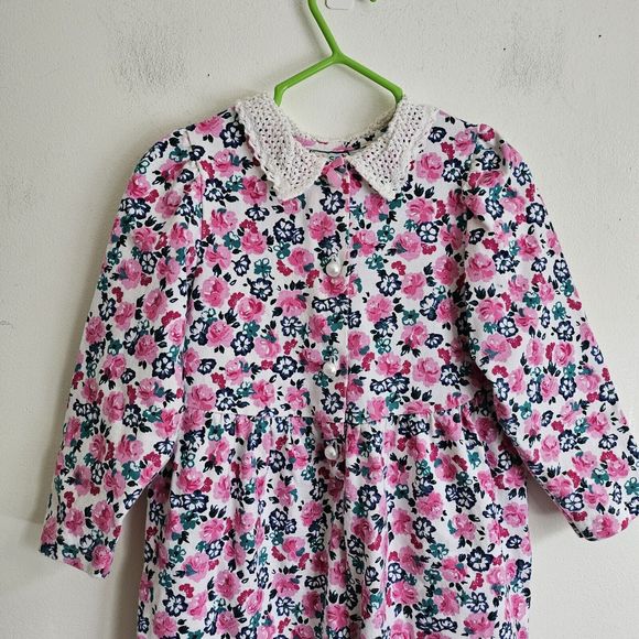 VTG Jet Set Floral Romper Jumper Long Sleeve. Fake pearl button. Lace collar. - Picture 3 of 8